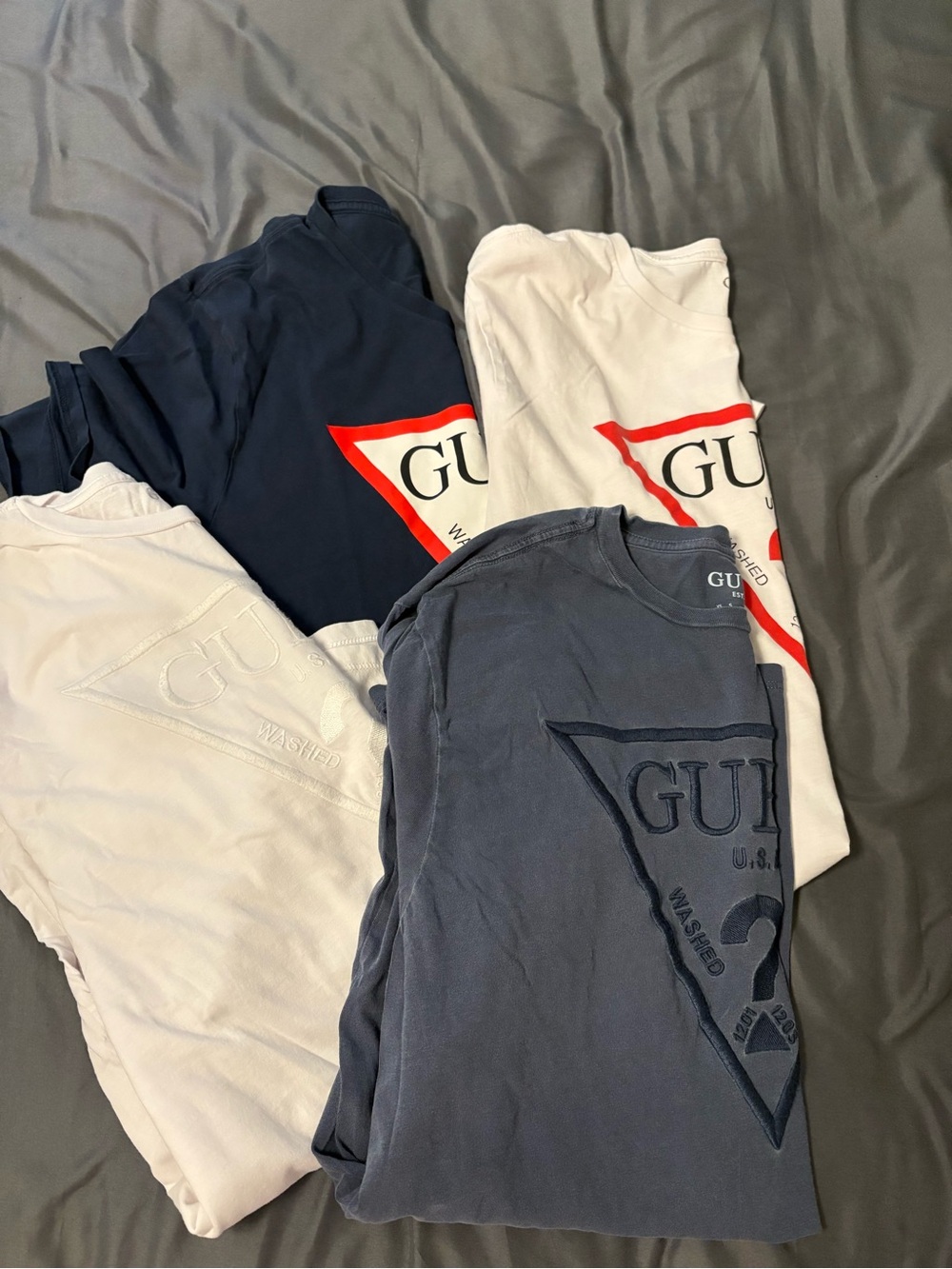 Guess Mens short Sleeve Logo Tees- Navy & White. 2XL used bundle